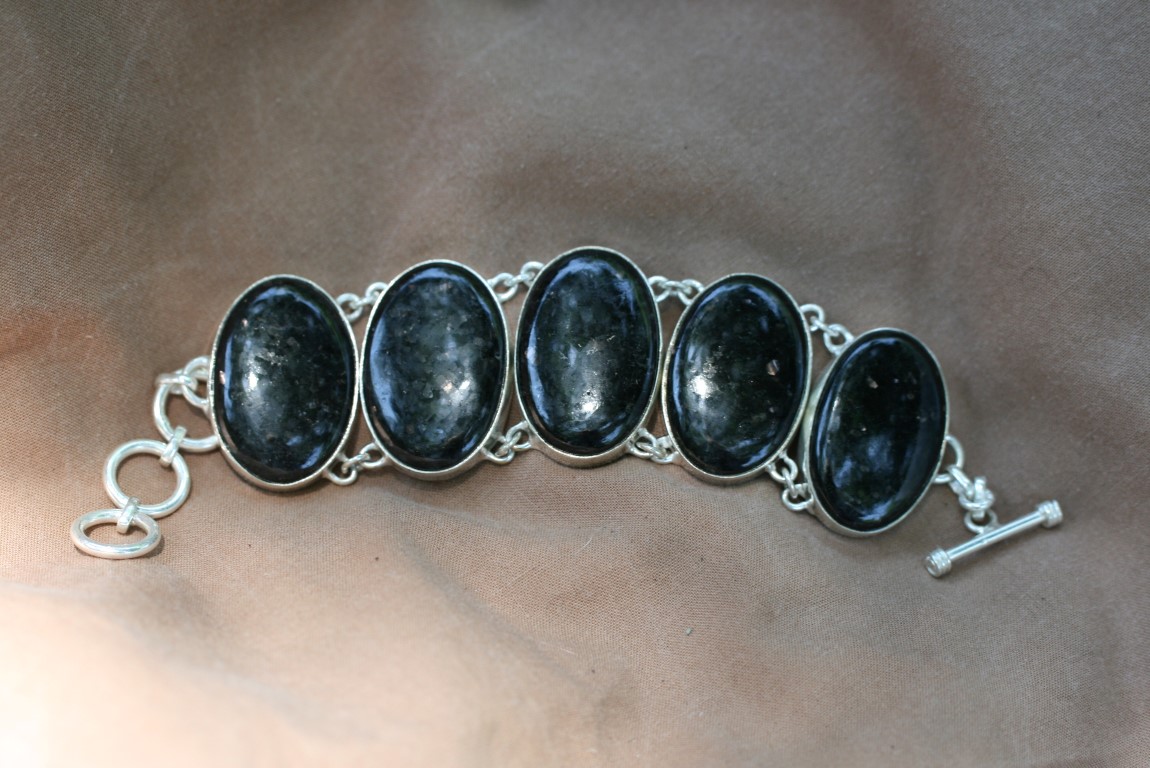 Nuummite Sterling Silver Bracelet 5325